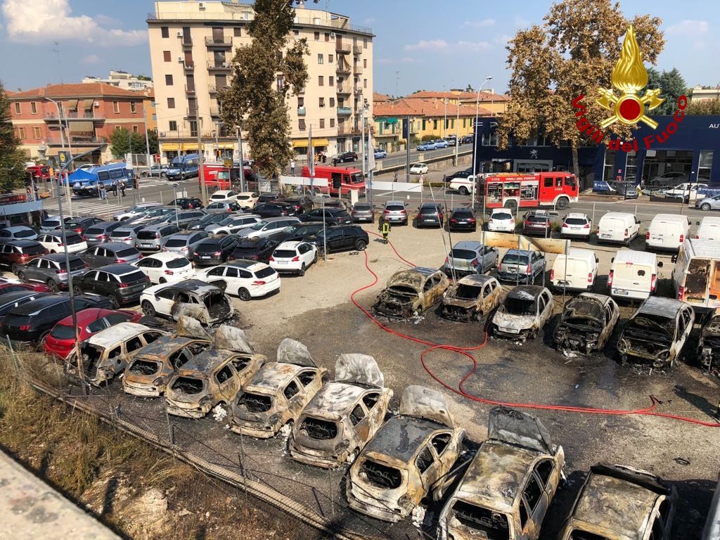 Incendio Borgo Panigale Bologna Cisterna 3 Pupia Tv