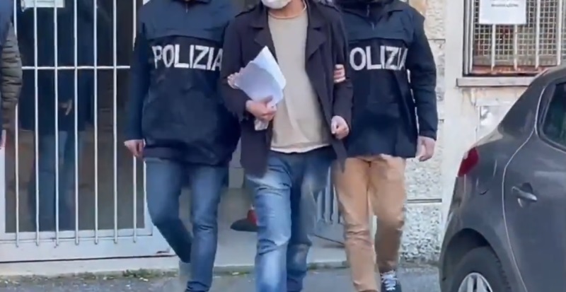 Roma, Blitz Antidroga Della Polizia: 9 Arresti Nella Piazza Di Spaccio ...